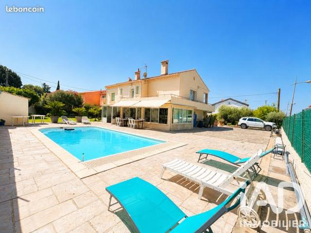 Propriété 8 pièces 179 m²
