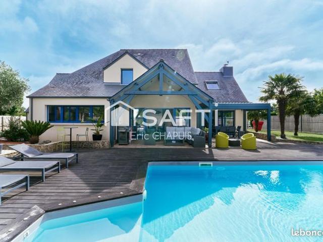 Propriété 8 pièces 179 m²