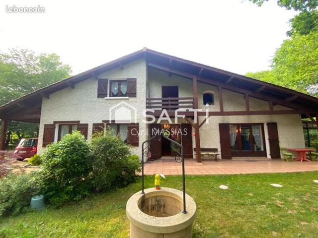 Propriété 8 pièces 170 m²