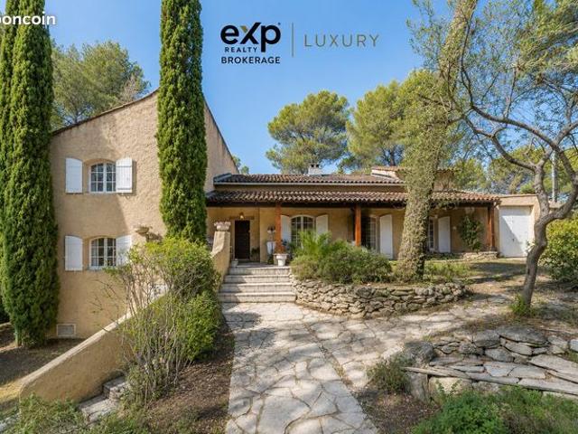 Propriété 8 pièces 170 m²