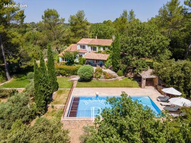 Propriété 8 pièces 171 m²
