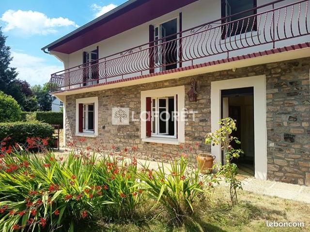 Propriété 8 pièces 171 m²
