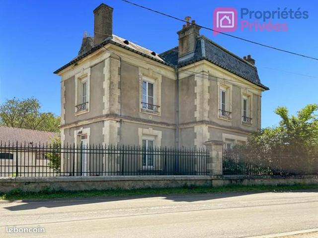 Propriété 8 pièces 173 m²