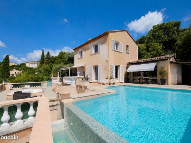 Propriété 8 pièces 173 m²