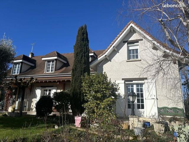 Propriété 8 pièces 184 m²