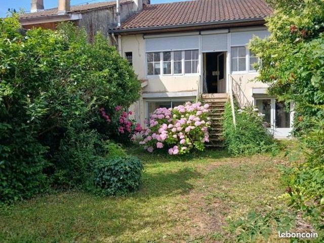 Propriété 8 pièces 184 m²