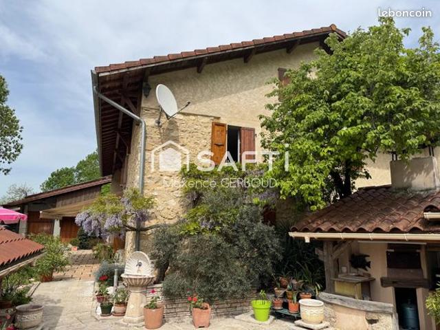 Propriété 8 pièces 184 m²