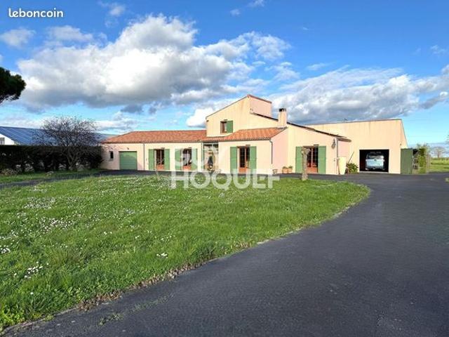 Propriété 8 pièces 184 m²