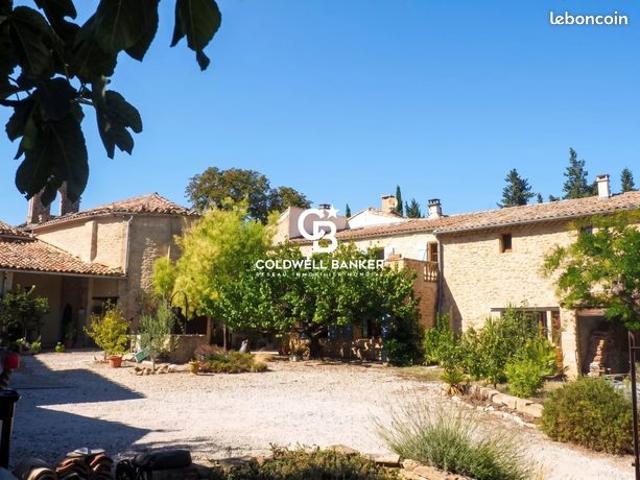 Propriété 8 pièces 185 m²