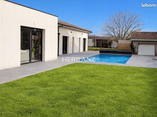 Propriété 8 pièces 185 m²