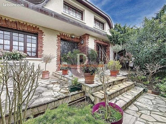 Propriété 8 pièces 185 m²