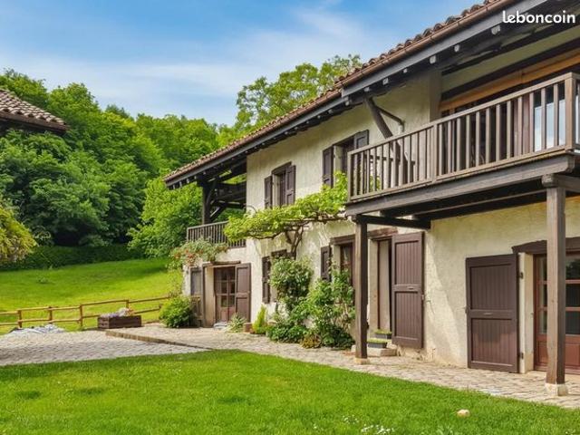 Propriété 8 pièces 187 m²
