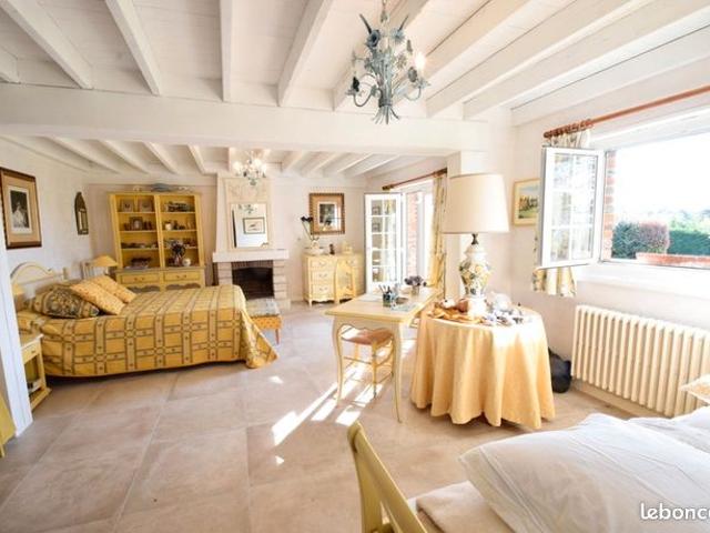 Propriété 8 pièces 187 m²