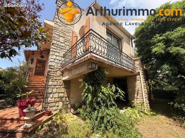 Propriété 8 pièces 187 m²