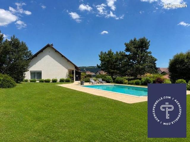 Propriété 8 pièces 187 m²