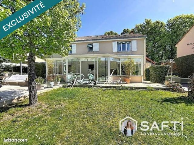 Propriété 8 pièces 187 m²