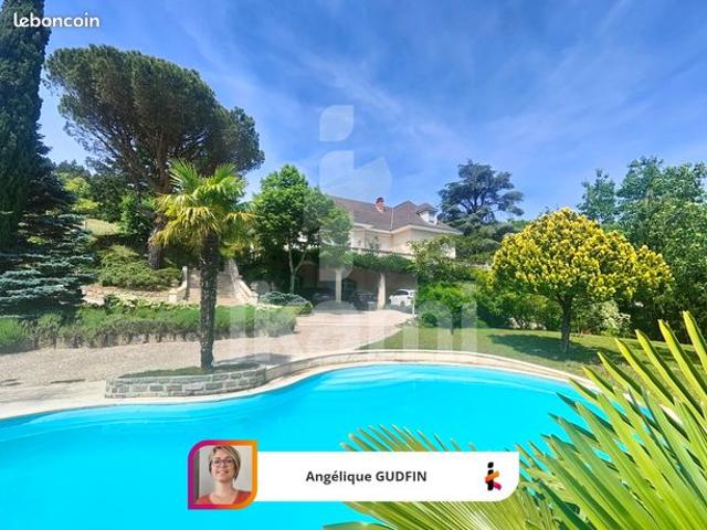 Propriété 8 pièces 188 m²