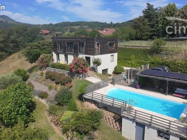 Propriété 8 pièces 188 m²