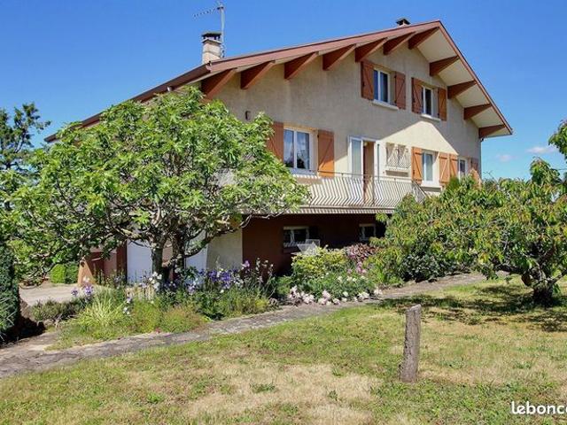 Propriété 8 pièces 189 m²