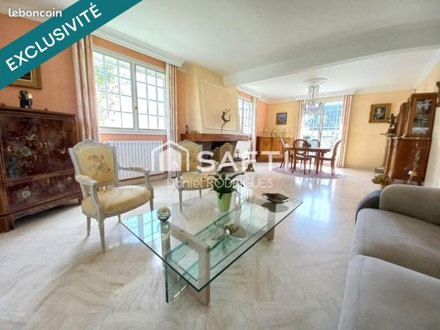 Propriété 8 pièces 189 m²