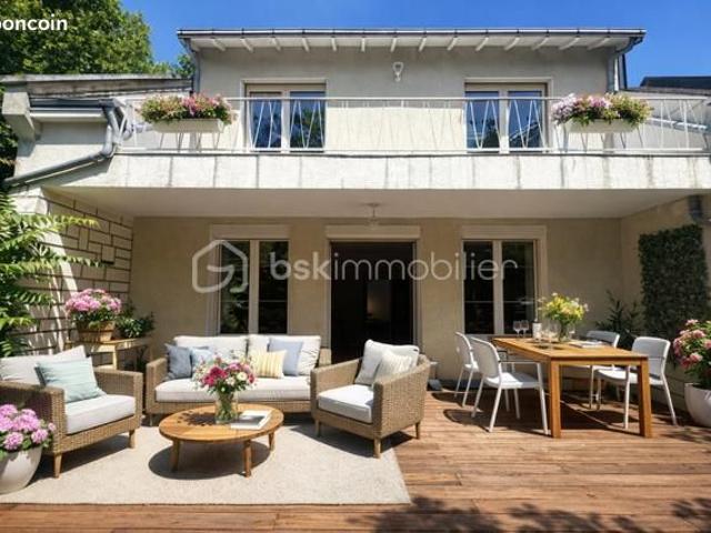 Propriété 8 pièces 180 m²