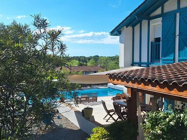 Propriété 8 pièces 180 m²