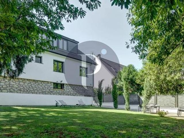 Propriété 8 pièces 180 m²
