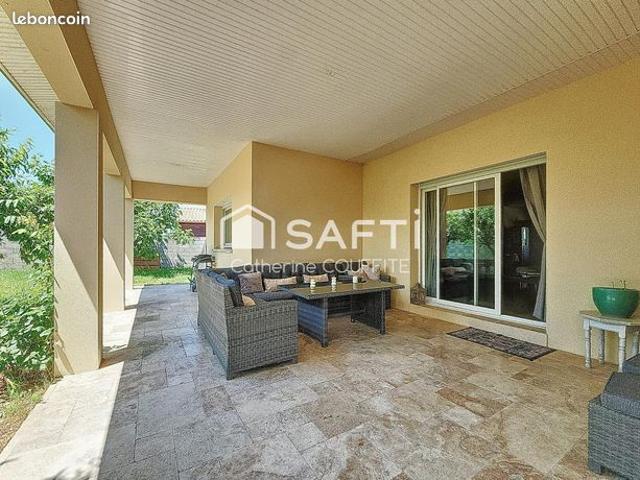 Propriété 8 pièces 180 m²