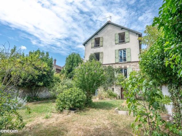 Propriété 8 pièces 180 m²