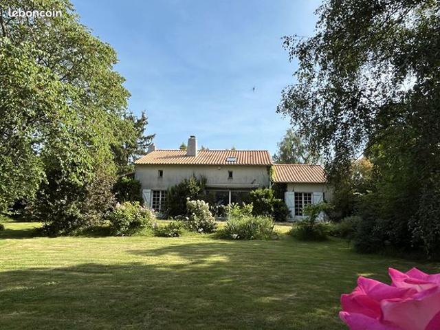 Propriété 8 pièces 180 m²