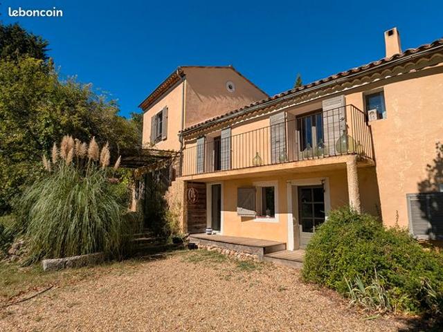Propriété 8 pièces 180 m²