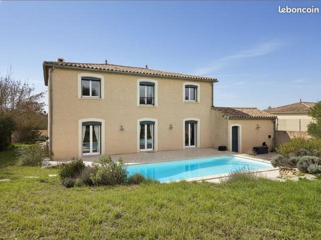 Propriété 8 pièces 180 m²