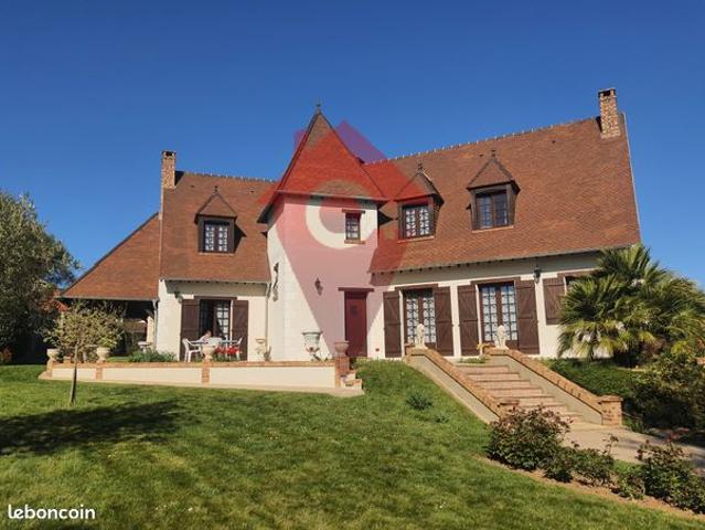 Propriété 8 pièces 181 m²