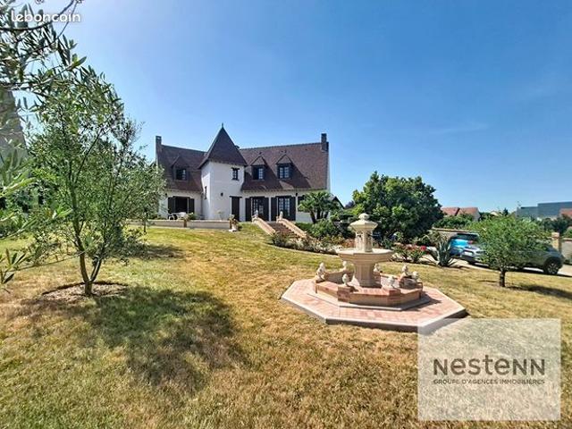 Propriété 8 pièces 181 m²