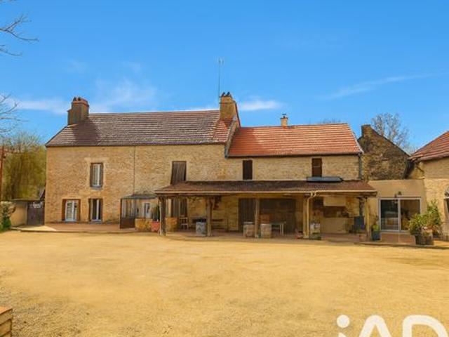 Propriété 8 pièces 181 m²