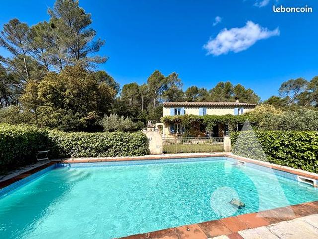 Propriété 8 pièces 182 m²