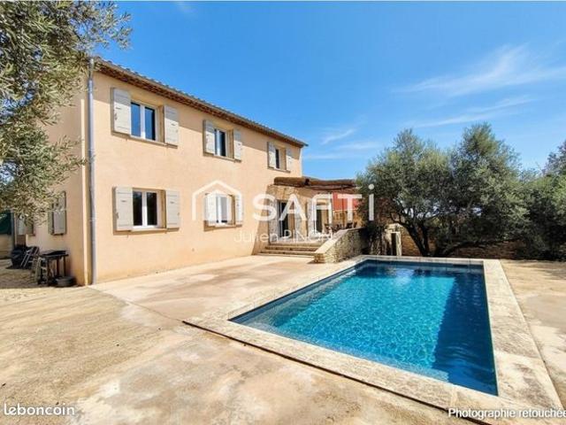Propriété 8 pièces 182 m²