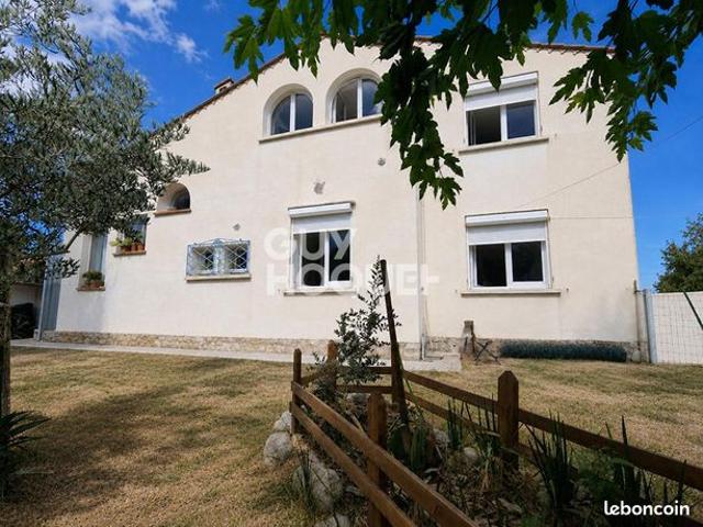Propriété 8 pièces 182 m²