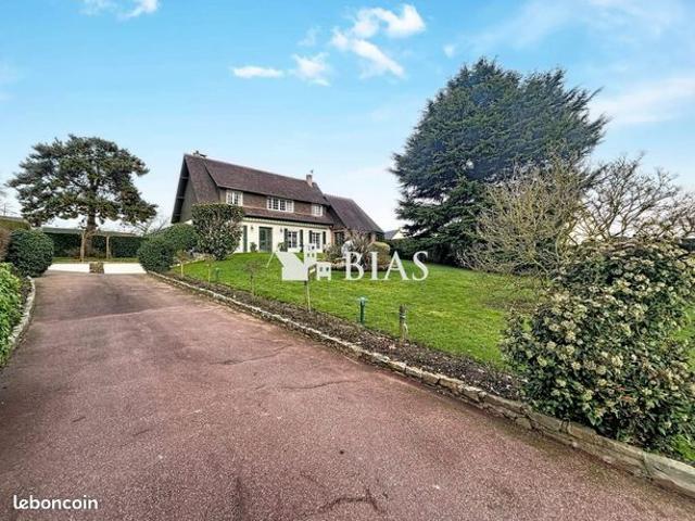 Propriété 8 pièces 183 m²