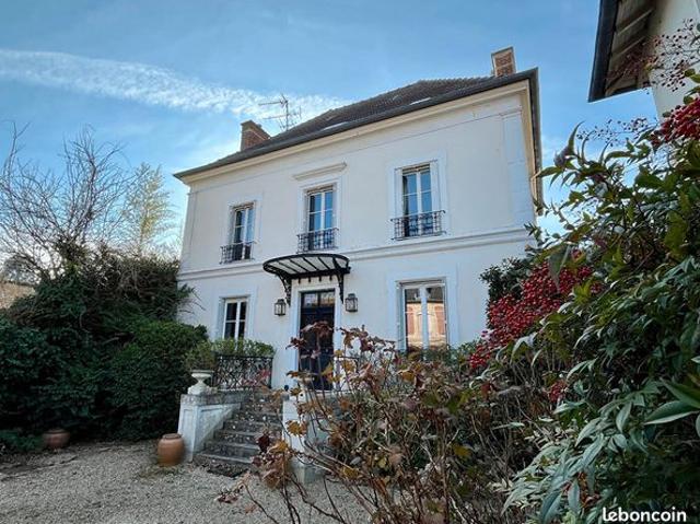 Propriété 8 pièces 195 m²