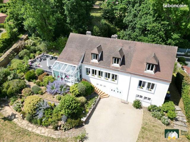 Propriété 8 pièces 195 m²