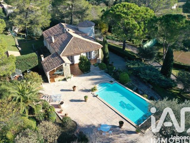 Propriété 8 pièces 195 m²