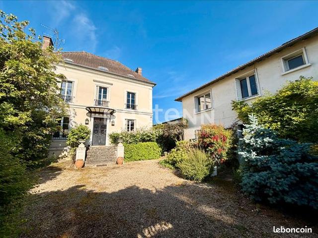 Propriété 8 pièces 195 m²