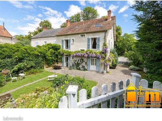 Propriété 8 pièces 195 m²