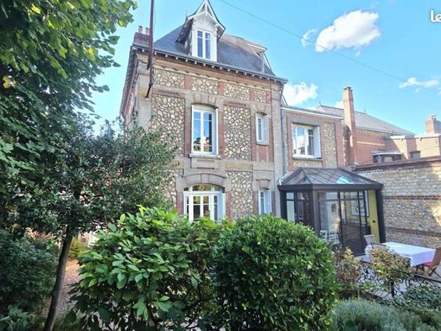 Propriété 8 pièces 195 m²