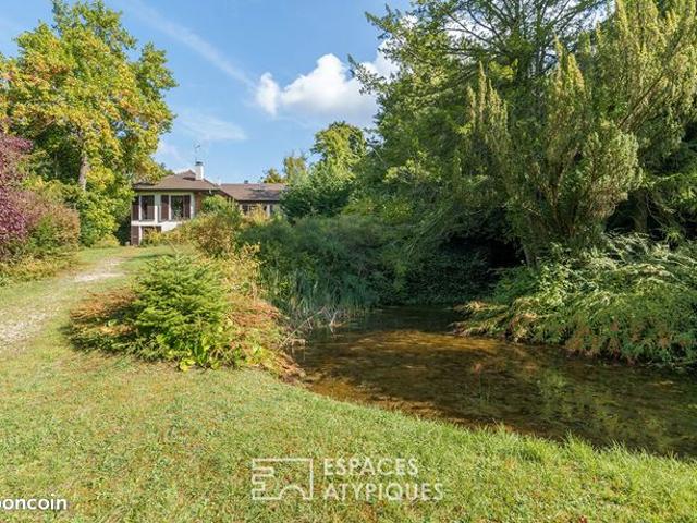 Propriété 8 pièces 196 m²