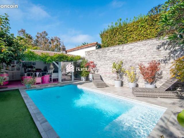 Propriété 8 pièces 196 m²