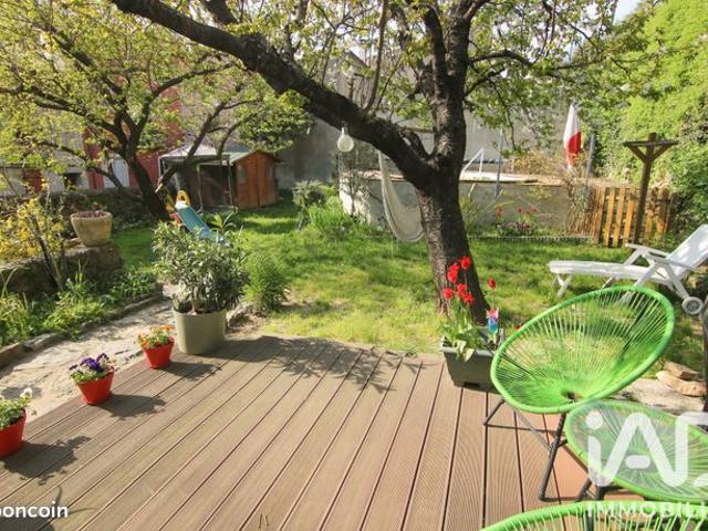 Propriété 8 pièces 196 m²