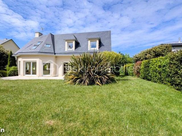 Propriété 8 pièces 196 m²