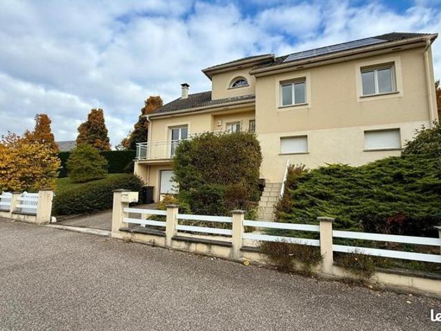 Propriété 8 pièces 197 m²